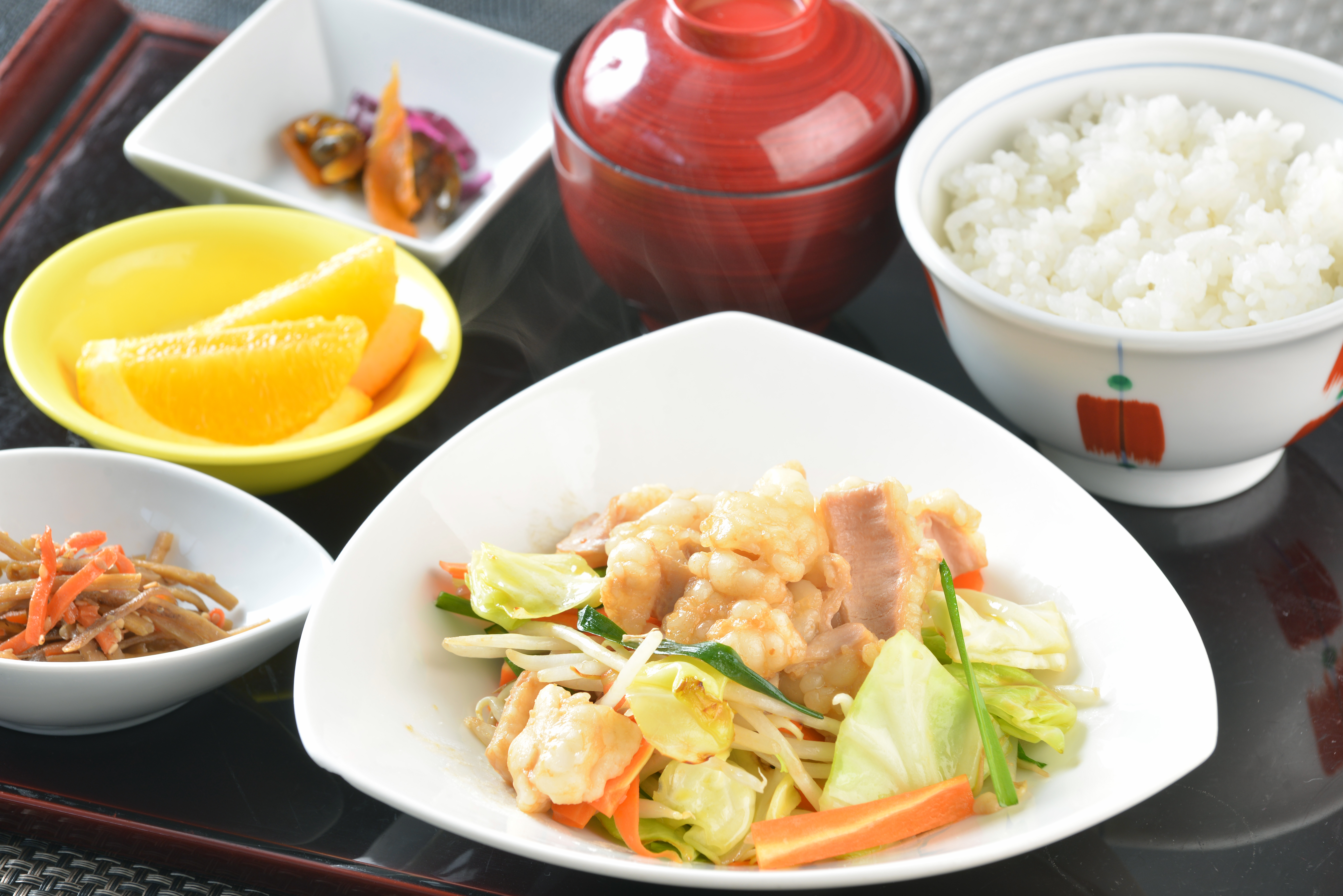 牛ホルモン炒め膳画像